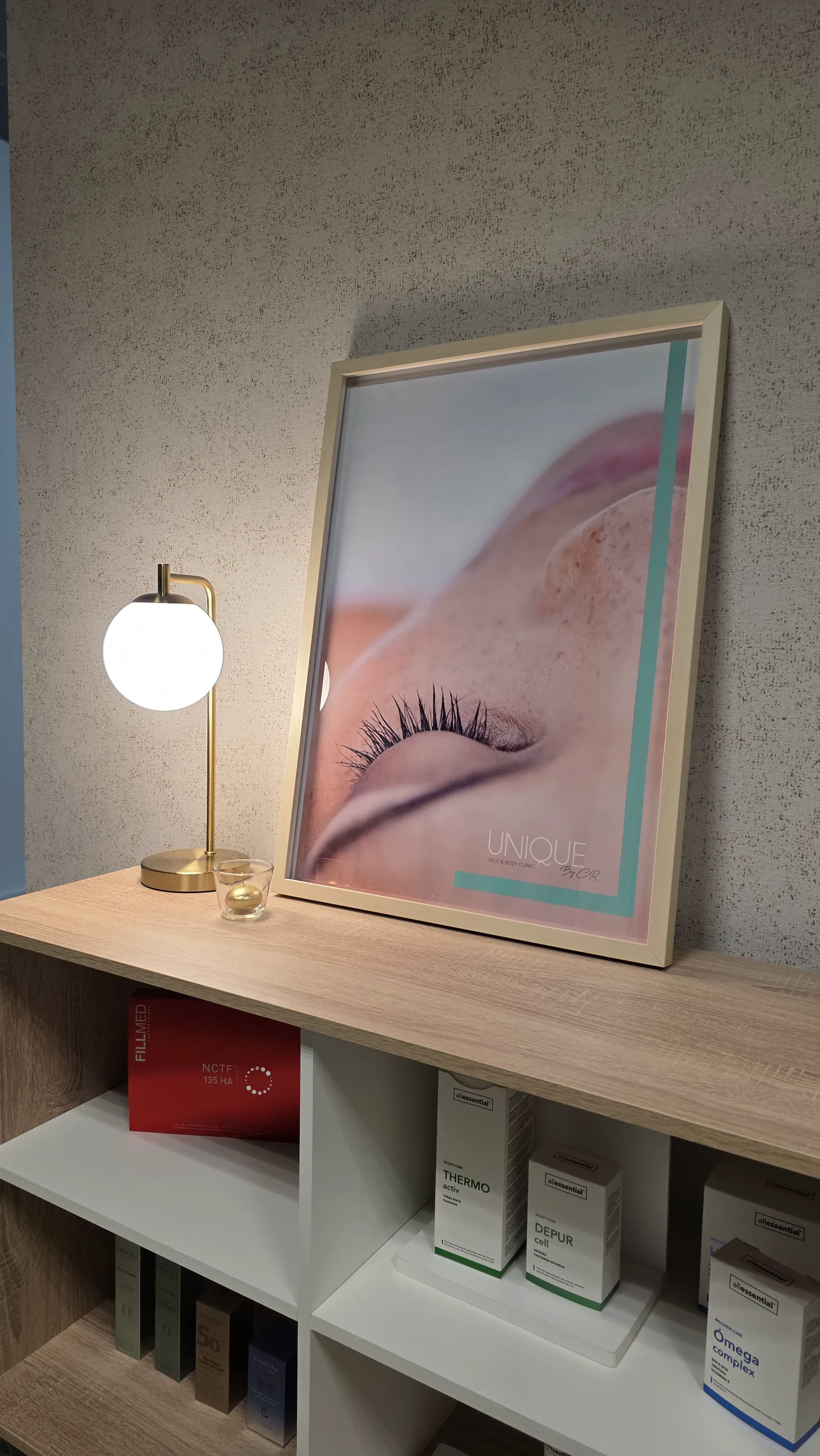 ramada wall art eye closeup with lamp
